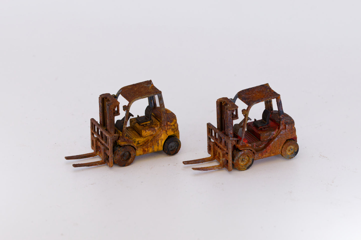 Fork lifts Twin Pack- Scrap Yard Pack... 1/76 - OO Gauge Scale