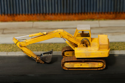 Hand Painted & Weatherd Hymac 580c- OO Gauge / 1-76 Scale