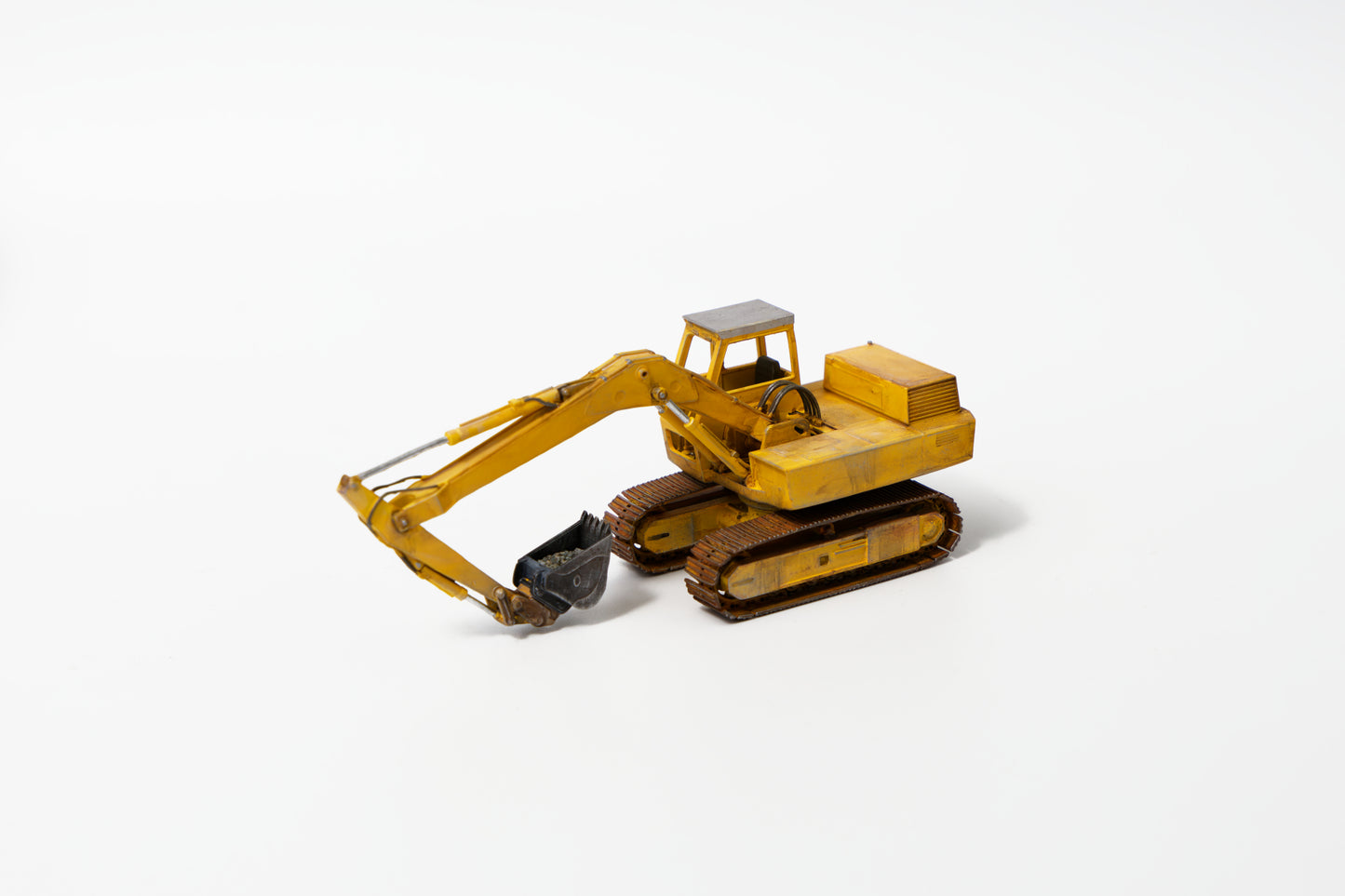 Hand Painted & Weatherd Hymac 580c- OO Gauge / 1-76 Scale