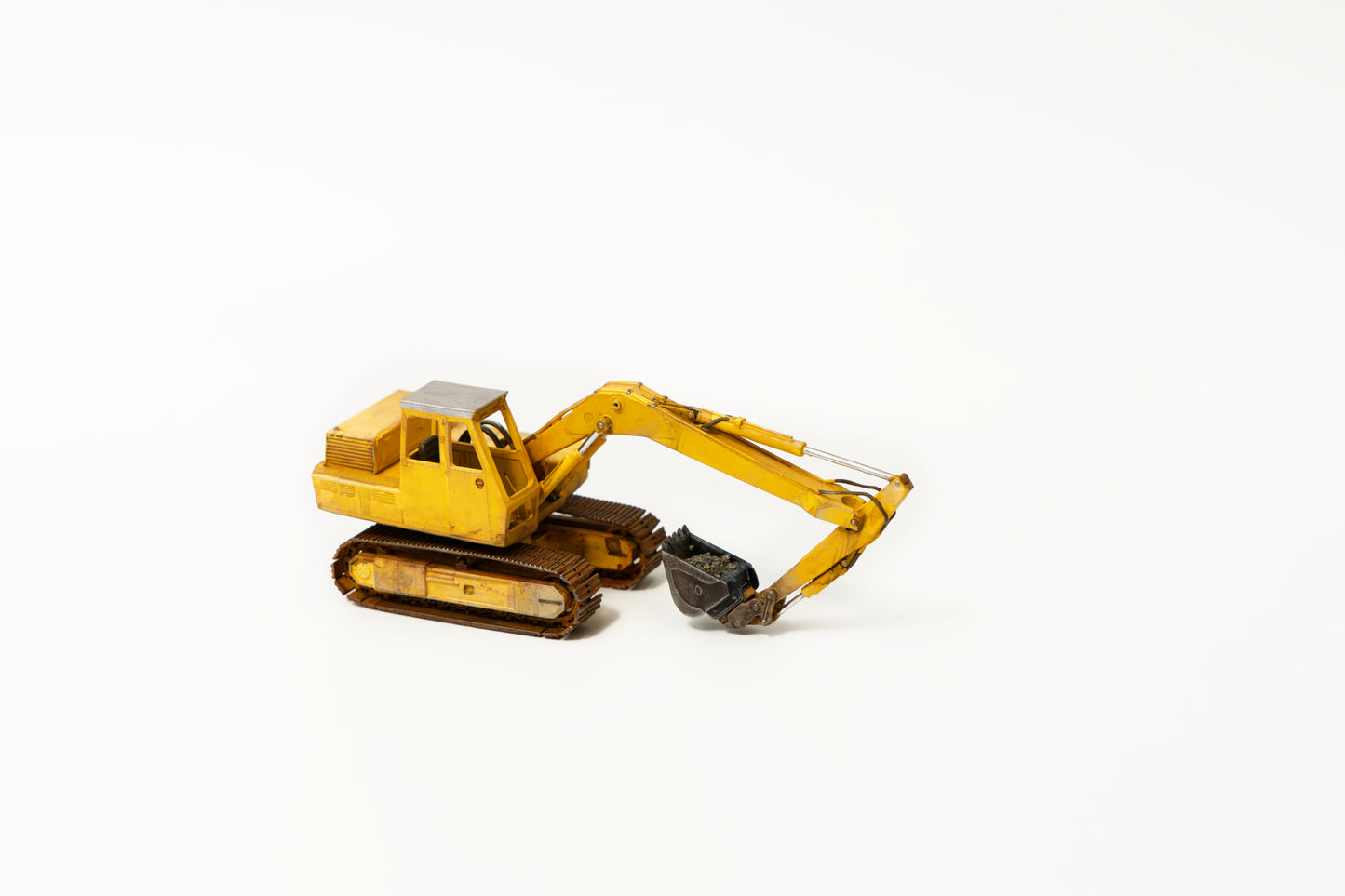 Hand Painted & Weatherd Hymac 580c- OO Gauge / 1-76 Scale