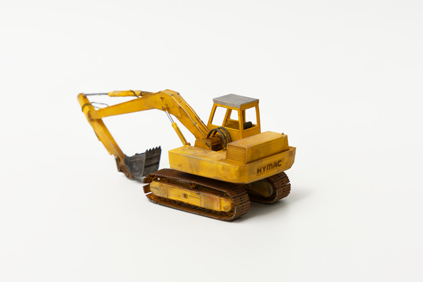 Hand Painted & Weatherd Hymac 580c- OO Gauge / 1-76 Scale