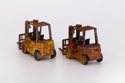 Fork lifts Twin Pack- Scrap Yard Pack... 1/76 - OO Gauge Scale