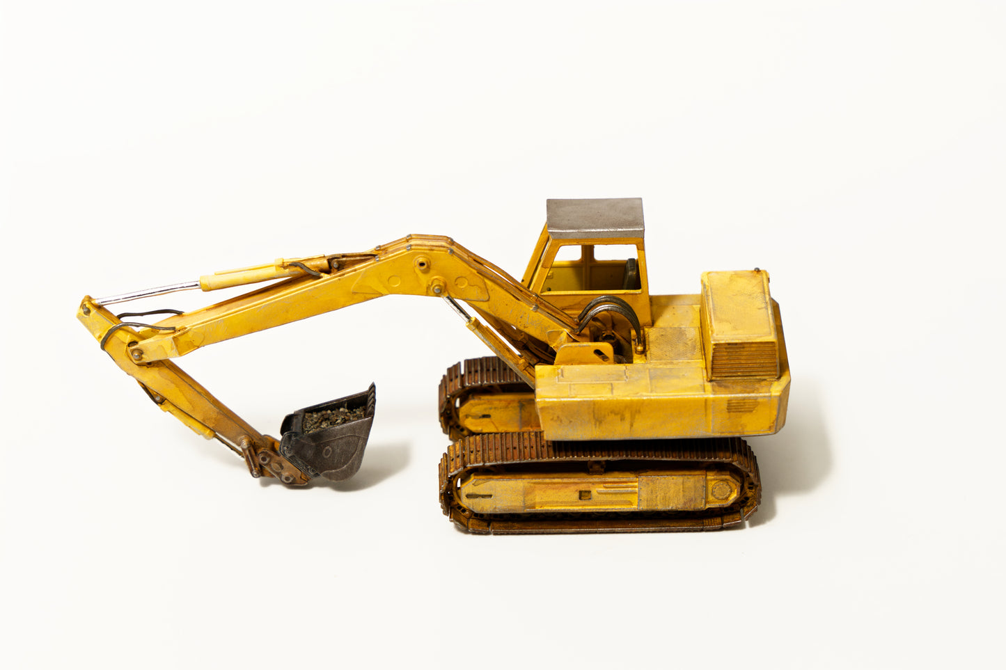 Hand Painted & Weatherd Hymac 580c- OO Gauge / 1-76 Scale