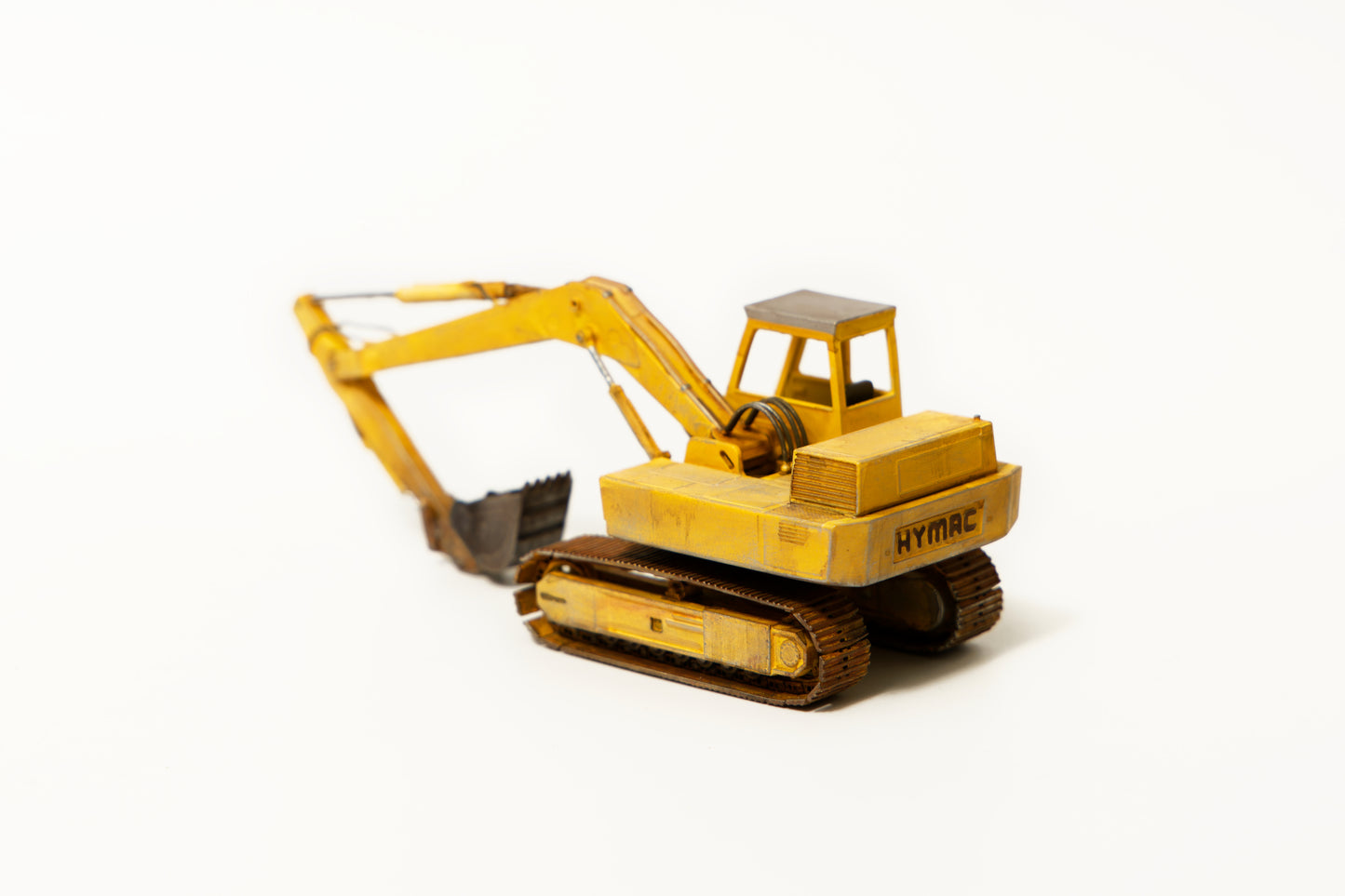 Hand Painted & Weatherd Hymac 580c- OO Gauge / 1-76 Scale