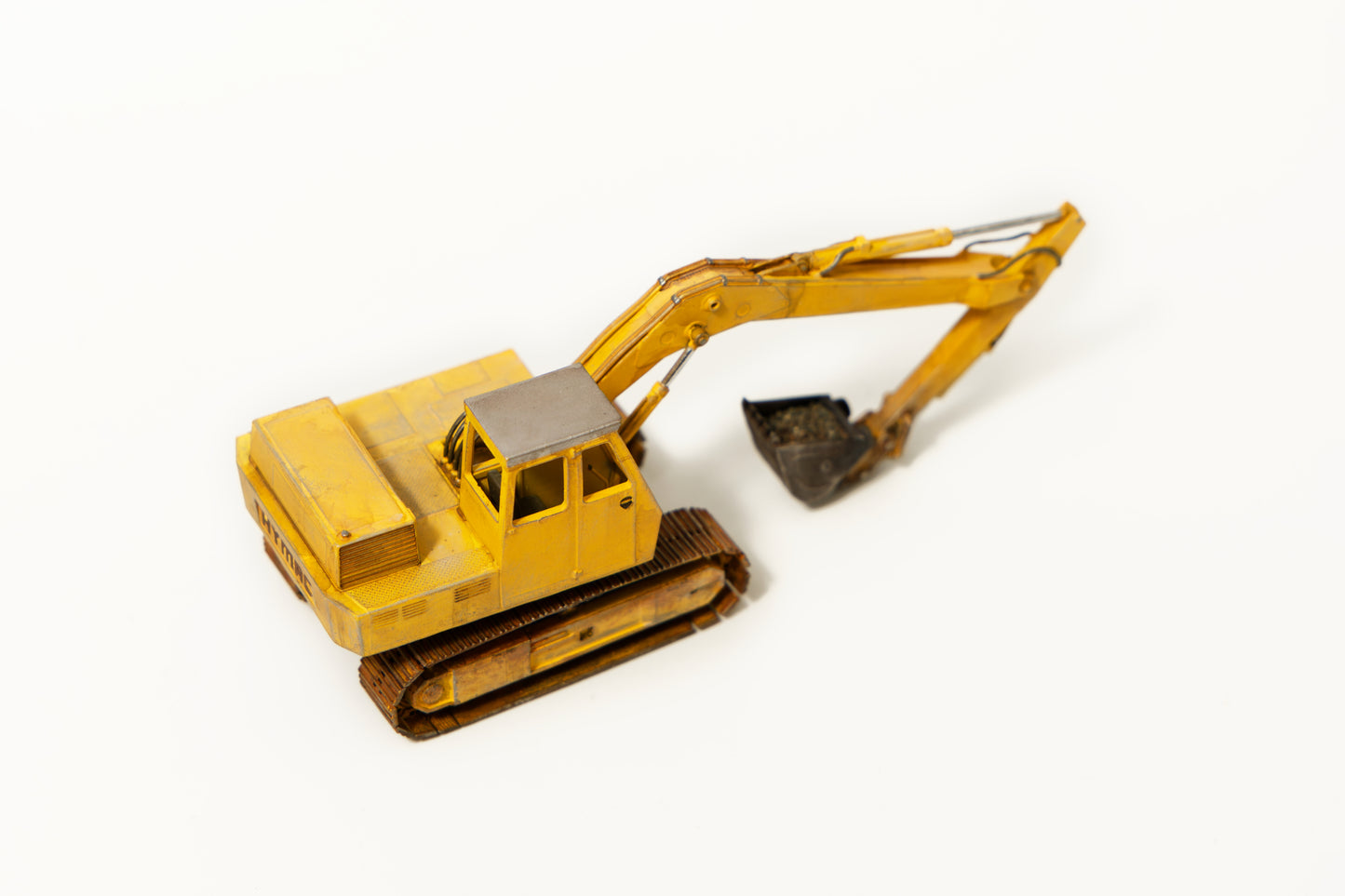 Hand Painted & Weatherd Hymac 580c- OO Gauge / 1-76 Scale