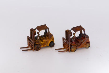 Fork lifts Twin Pack- Scrap Yard Pack... 1/76 - OO Gauge Scale