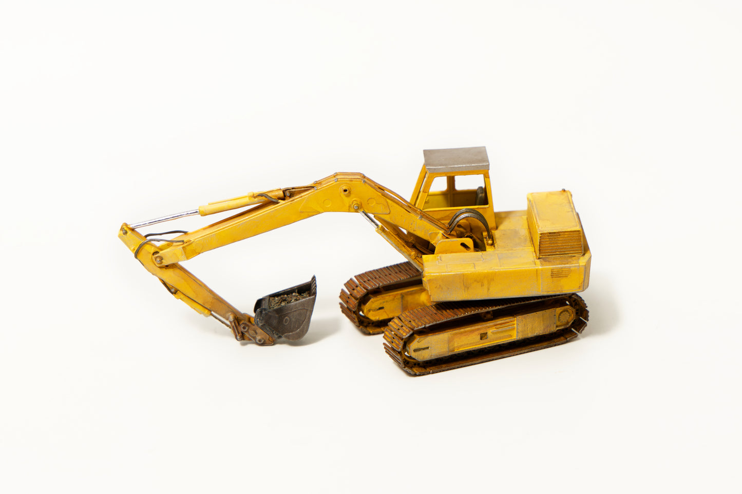 Hand Painted & Weatherd Hymac 580c- OO Gauge / 1-76 Scale