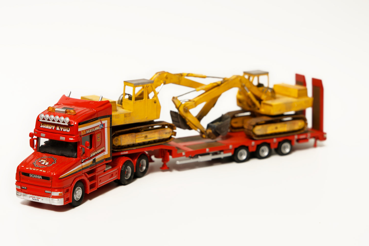 Hand Painted & Weatherd Hymac 580c- OO Gauge / 1-76 Scale