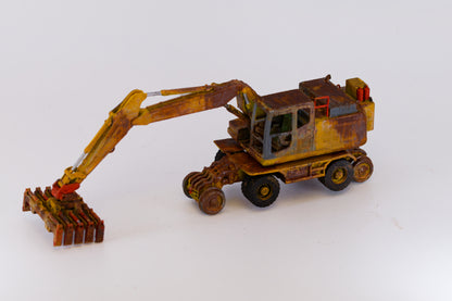 Painted RRV Excavator- Rusty Scrap Edition ... 1/76 - OO Gauge Scale (Yellow)