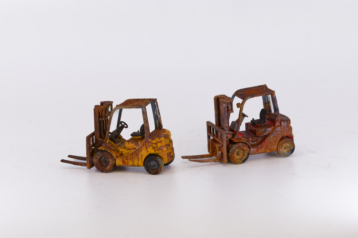 Fork lifts Twin Pack- Scrap Yard Pack... 1/76 - OO Gauge Scale