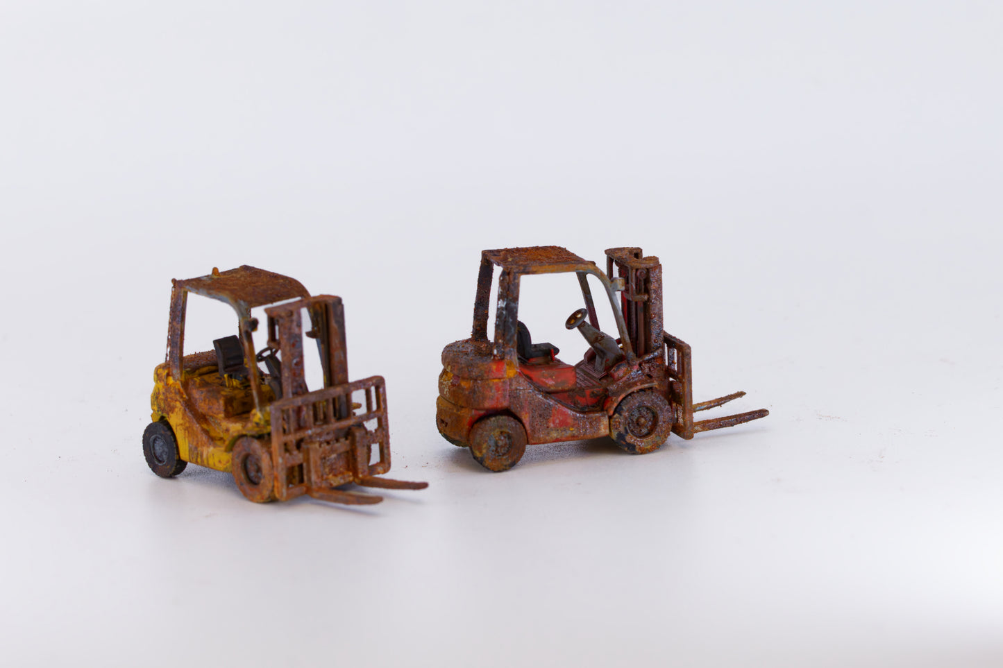 Fork lifts Twin Pack- Scrap Yard Pack... 1/76 - OO Gauge Scale