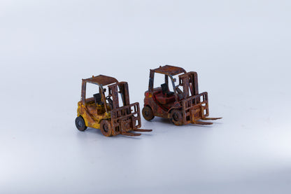 Fork lifts Twin Pack- Scrap Yard Pack... 1/76 - OO Gauge Scale