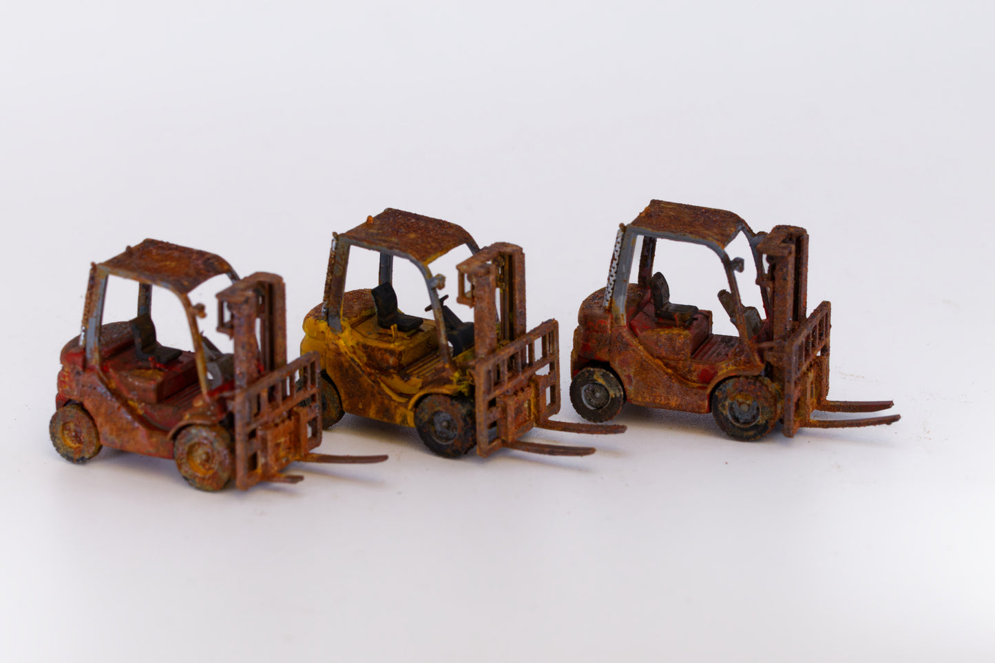 Fork lifts Triple Pack- Scrap Yard Pack... 1/76 - OO Gauge Scale