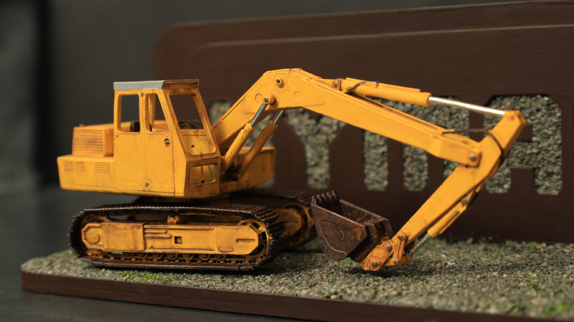 Hymac 580c ... 1-76/ OO Gauge scale