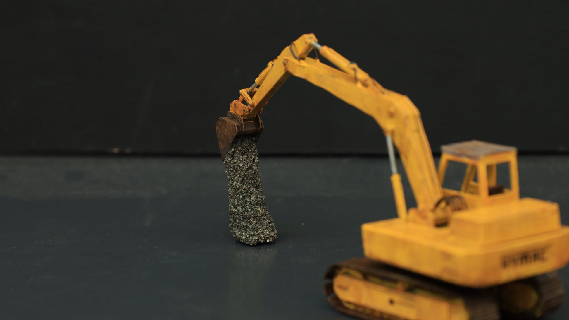 Hymac 580c ... 1-76/ OO Gauge scale