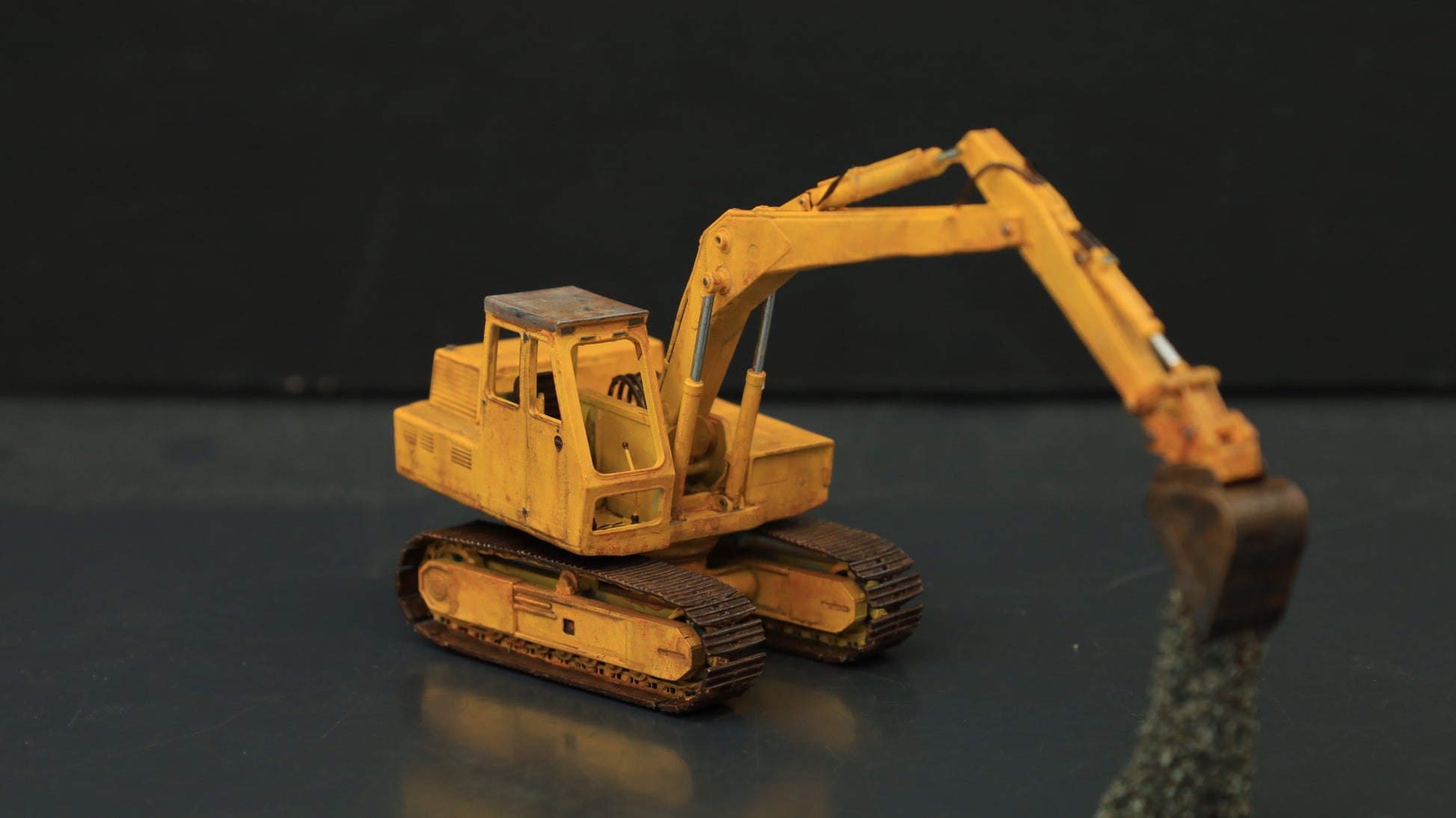 Hymac 580c ... 1-76/ OO Gauge scale