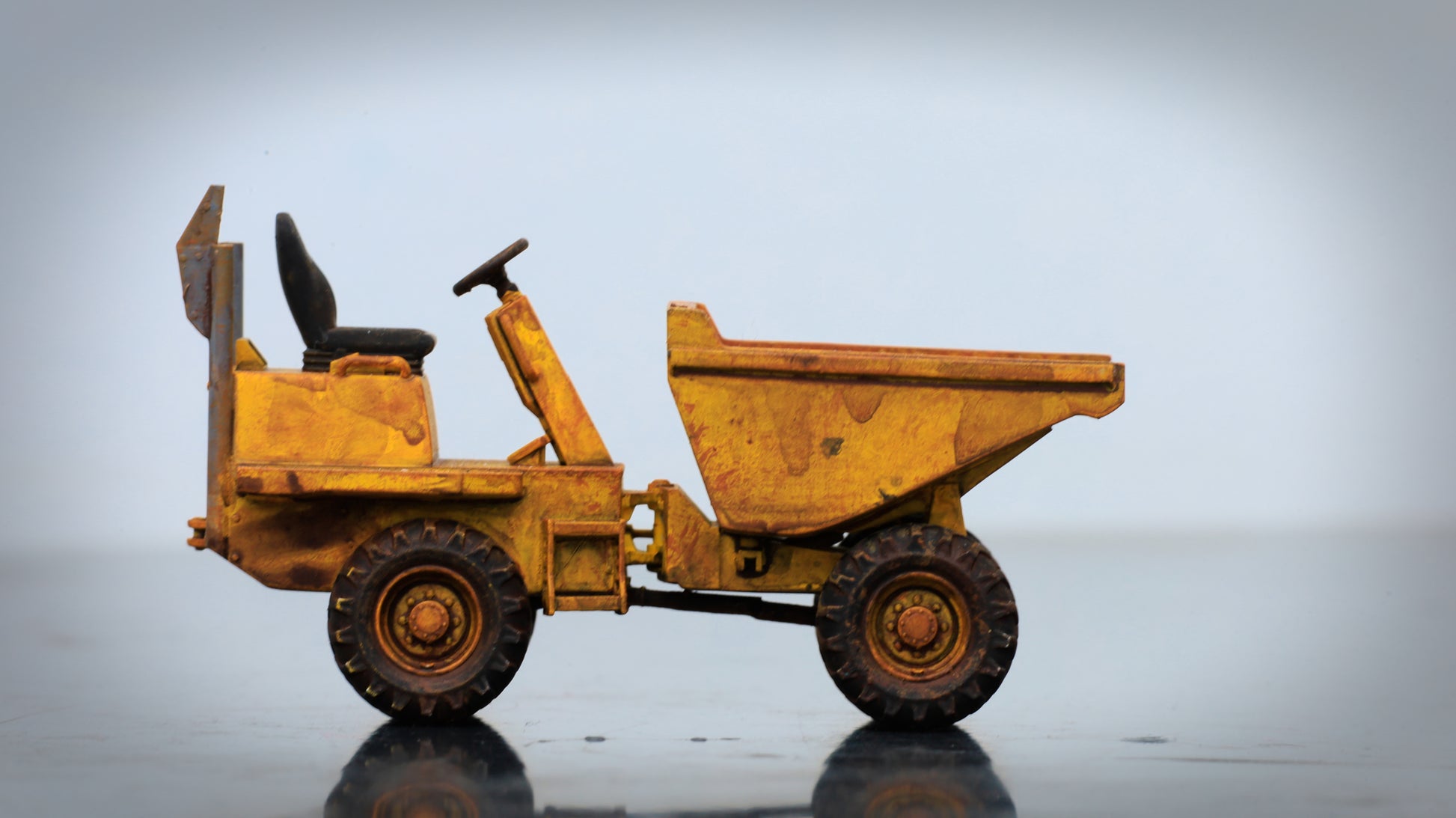 Hand Painted 3 Ton Dumper ... 1/50 - O Gauge Scale