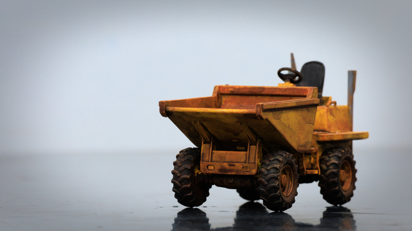 Hand Painted 3 Ton Dumper ... 1/50 Scale