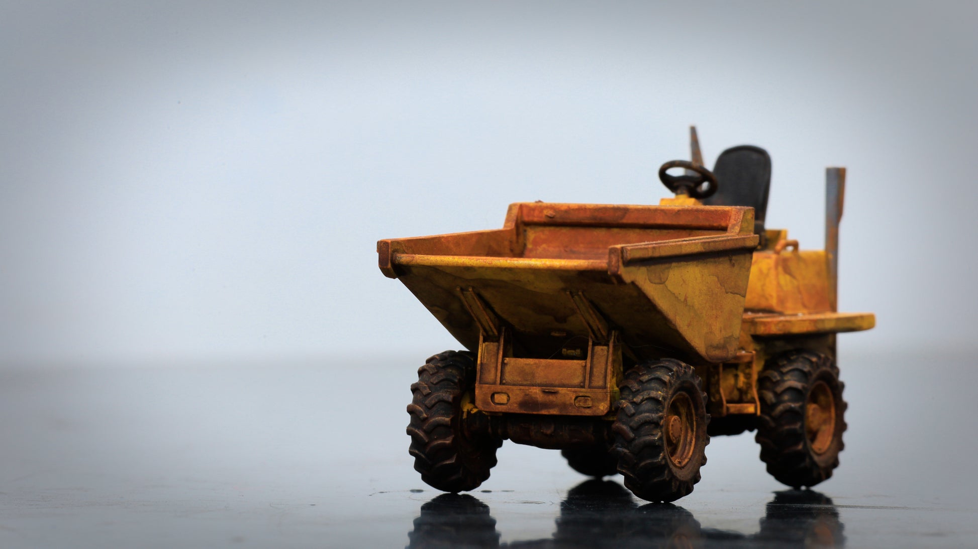Hand Painted 3 Ton Dumper ... 1/50 - O Gauge Scale