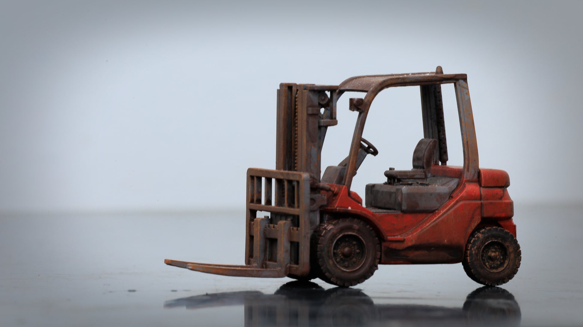Hand Painted Forklift Truck .....O Gauge/ 1-50 Scale