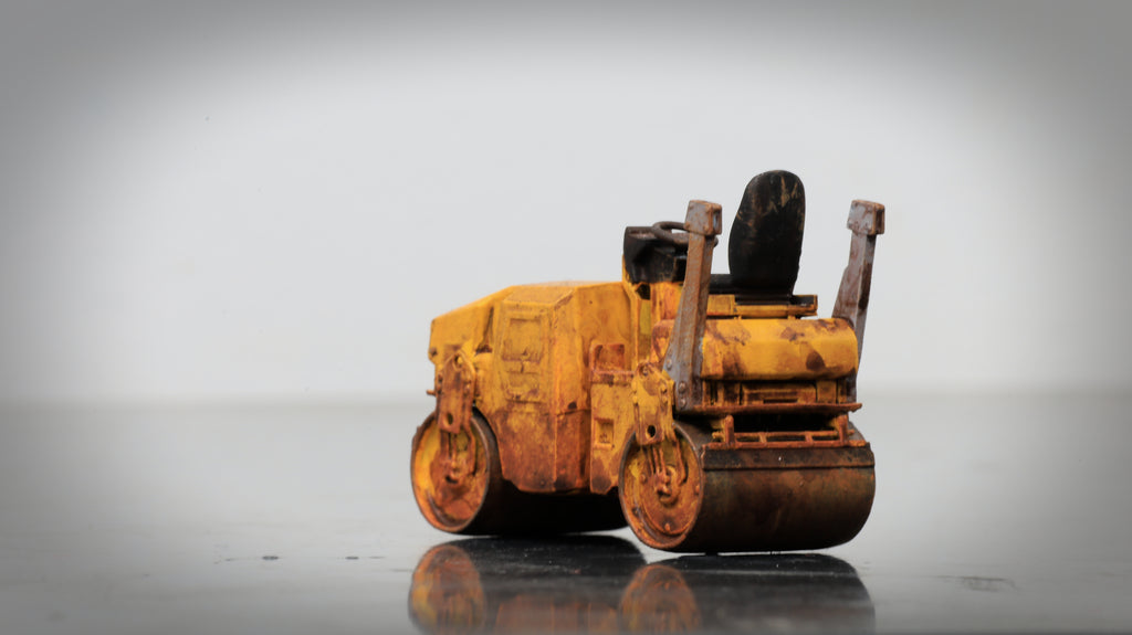 Hand Painted Compactor Road Roller....1/50 - O Gauge Scale