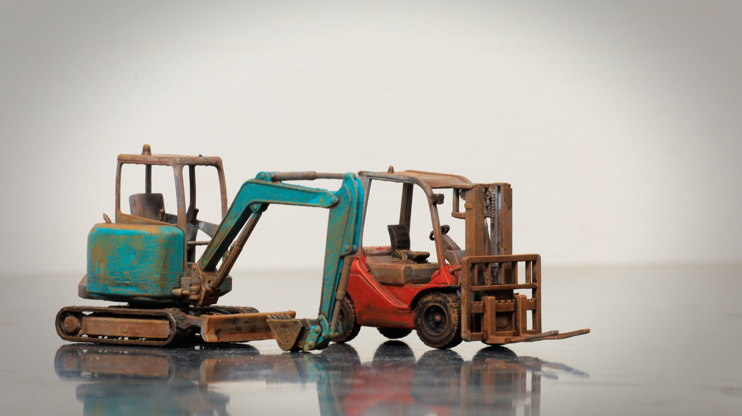 Hand Painted Mini Excavator & Fork Lift ... 1/76 - OO Gauge Scale
