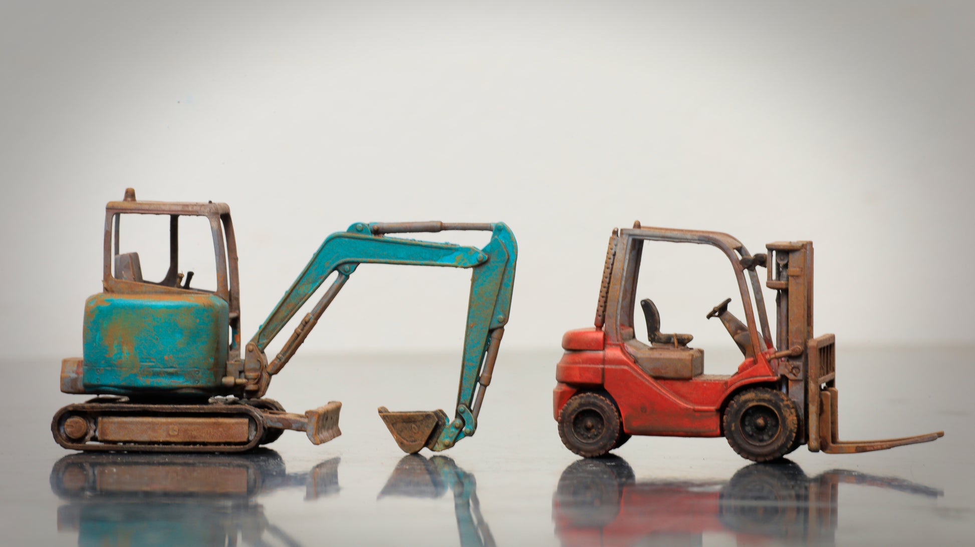 Hand Painted Mini Excavator & Fork Lift ... 1/76 - OO Gauge Scale