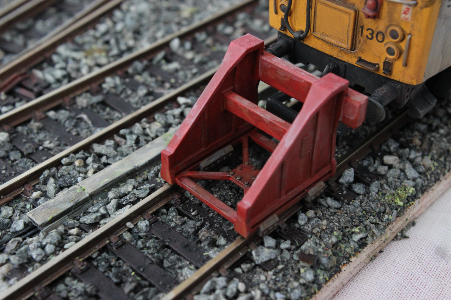 OO Gauge Railway Buffers- 10 Pack