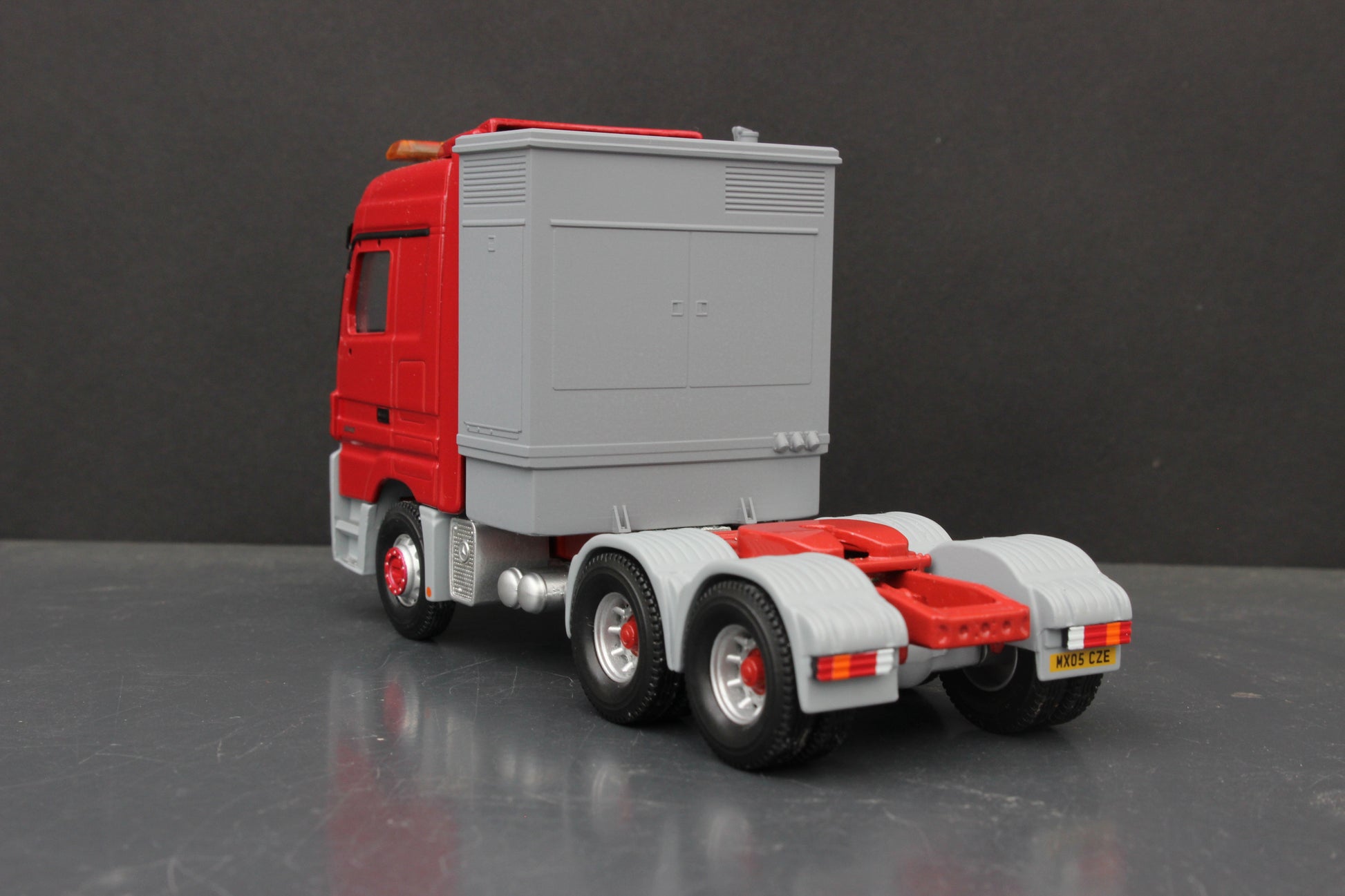 Large Generator  - 1/50- O Gauge Scale