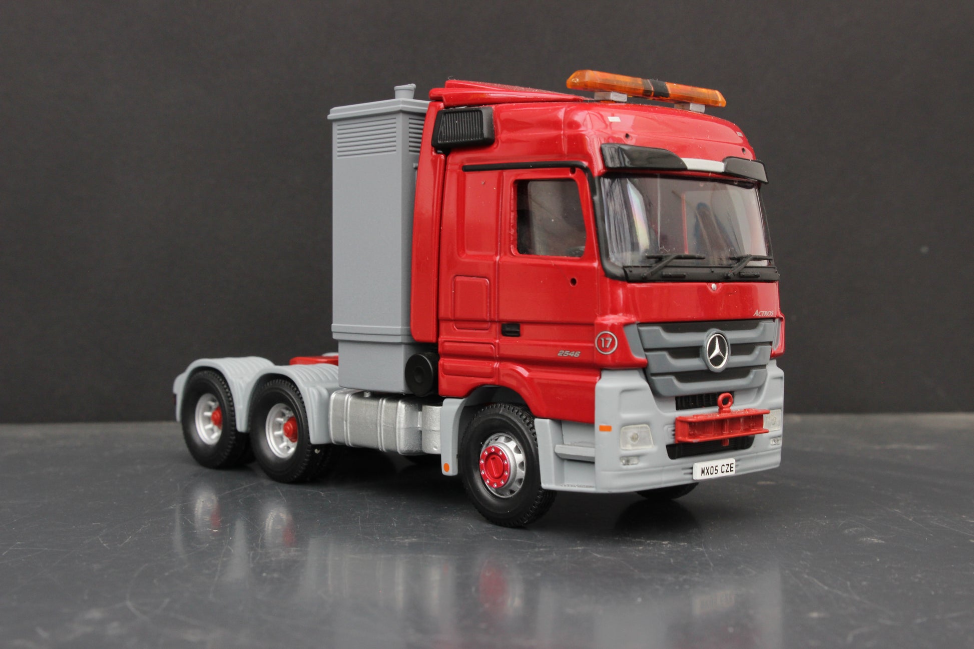 Large Generator  - 1/50- O Gauge Scale