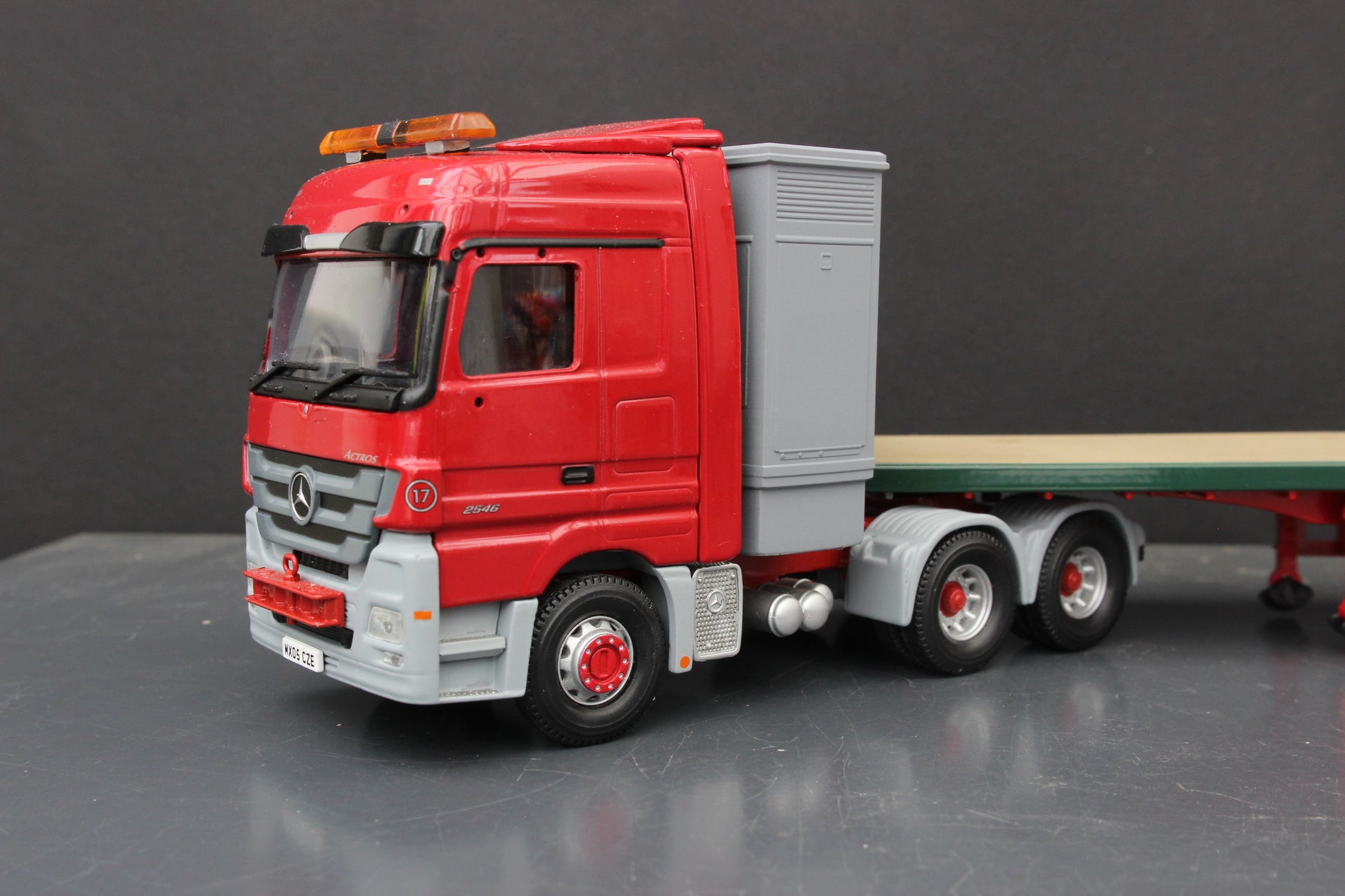Large Generator  - 1/50- O Gauge Scale