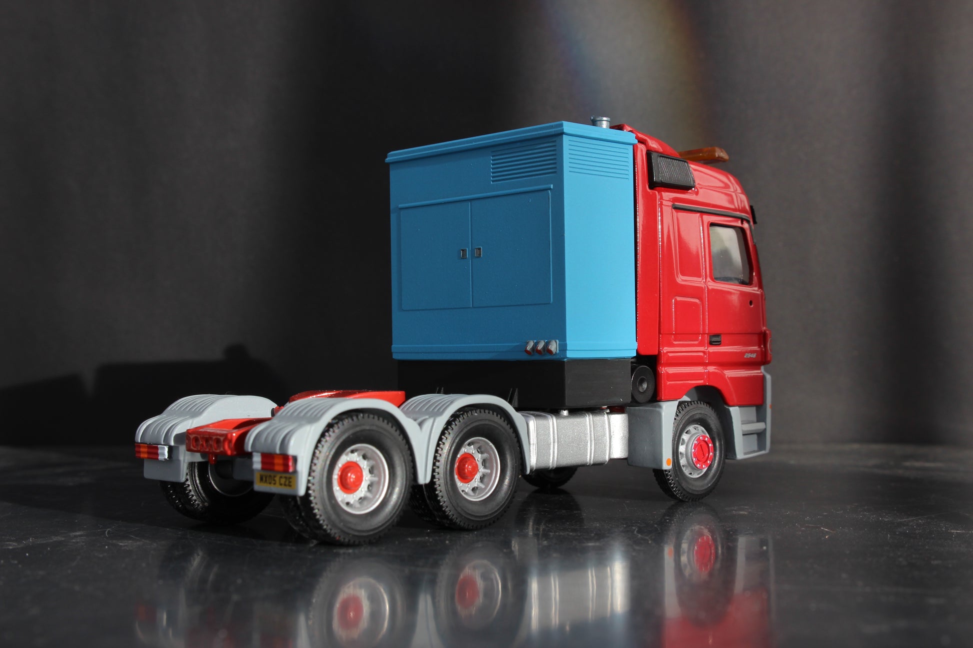 Large Generator  - 1/50- O Gauge Scale