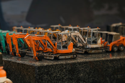 Mini Excavator ... OO Gauge / 1-76 Scale Scale